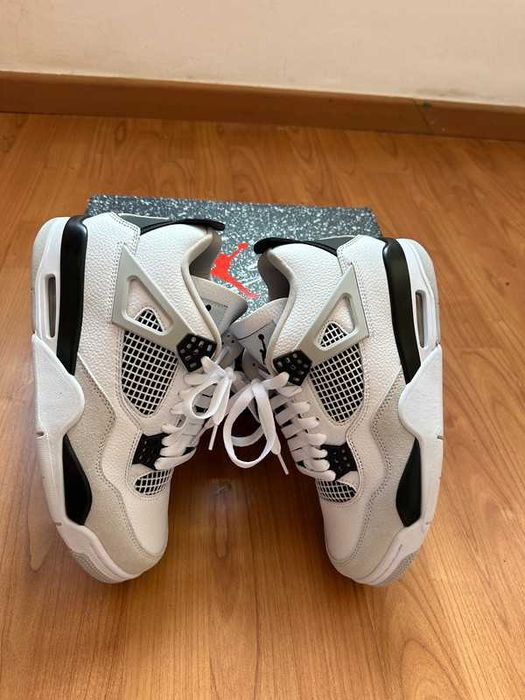 Jordan 4 Retro Military black EU40-44