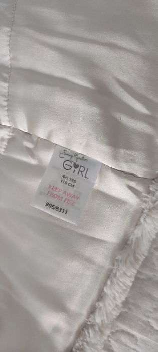 Veste pentru fetițe de 4 ani