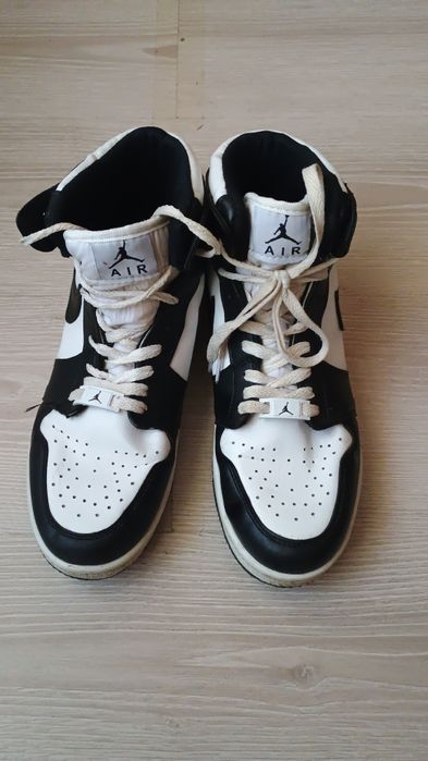 Vând adidasi Nike Air