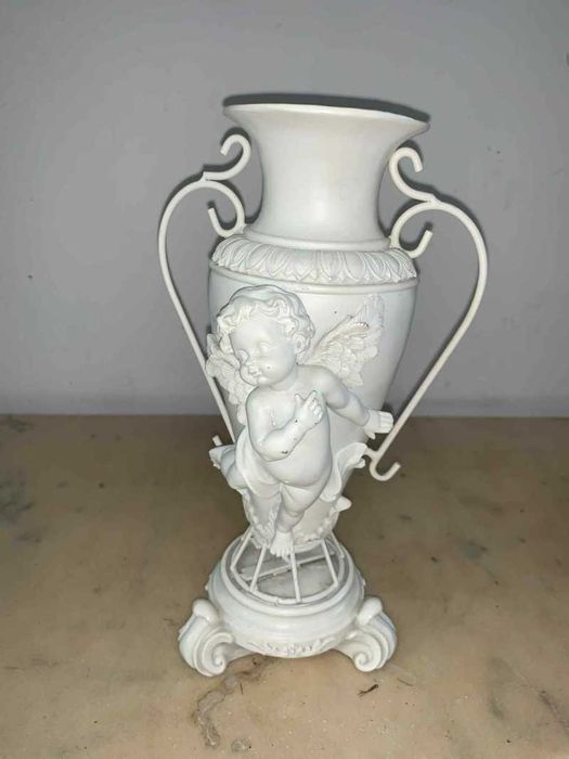 Vaza ingeras cu daua manere