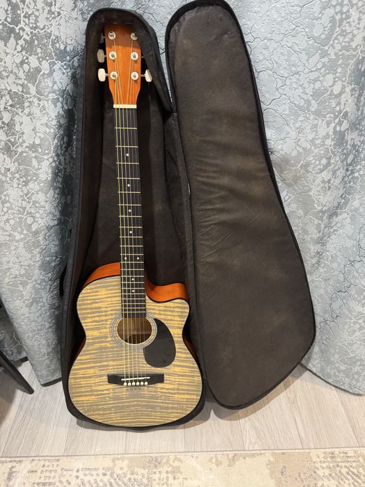 Гитара новые состоение идеал чехол в подарок