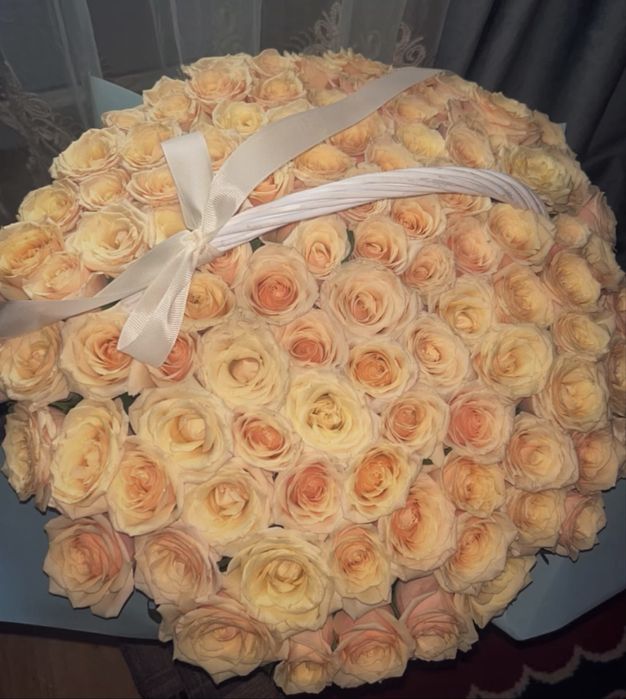 101 роза в корзине