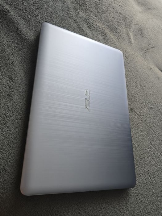 laptop asus vivoBook max