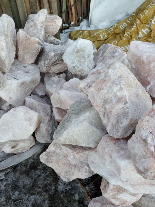 Соль россыпью и лизунец Костанай