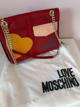 Чанти и маркови дрехи guess hilfiger moschino nike