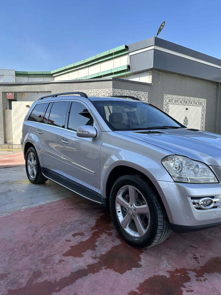 Mercedes Benz GL500 4MATIC