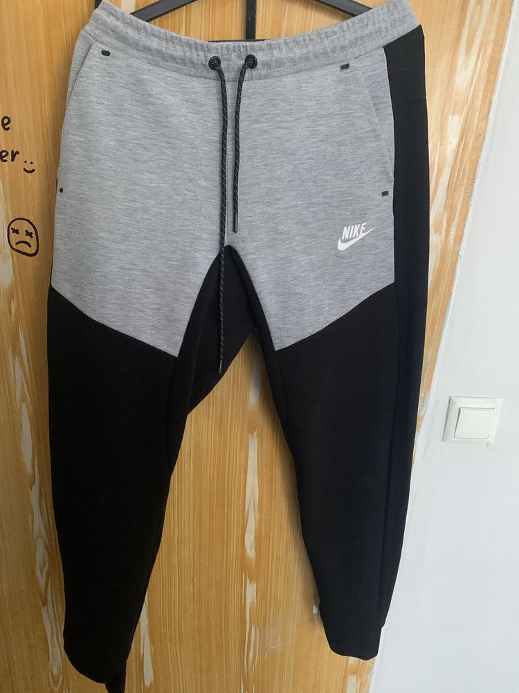 Nike Tech Fleece