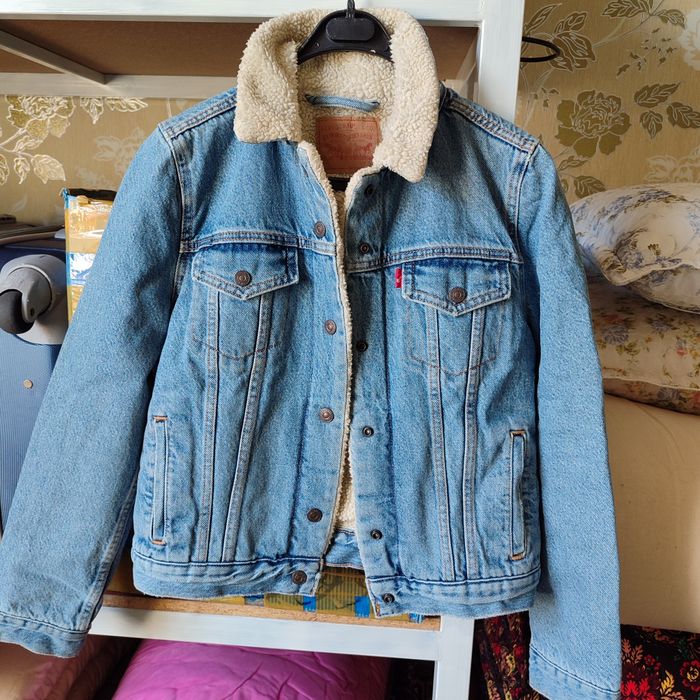 Женская джинсовая куртка с мехом