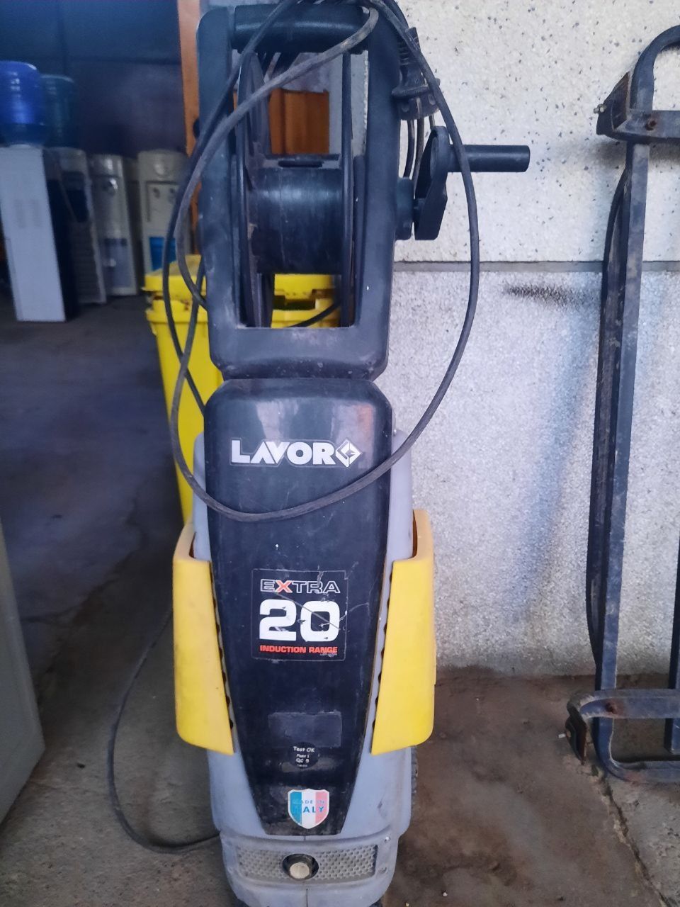 Karcher.   LAVOR