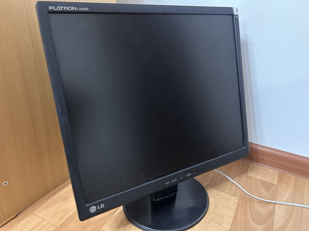 Монитор LG Flatron