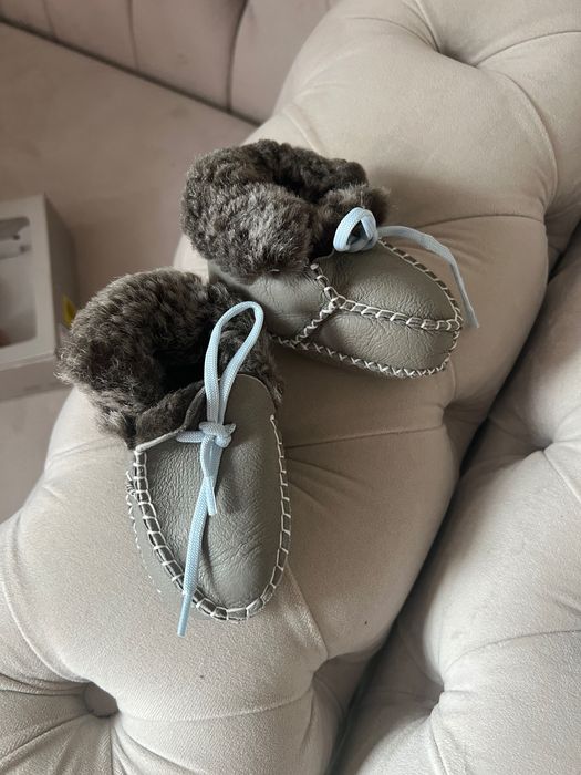 Incaltaminte bebe ( Harrods) piele mănușa cu blana naturala noi