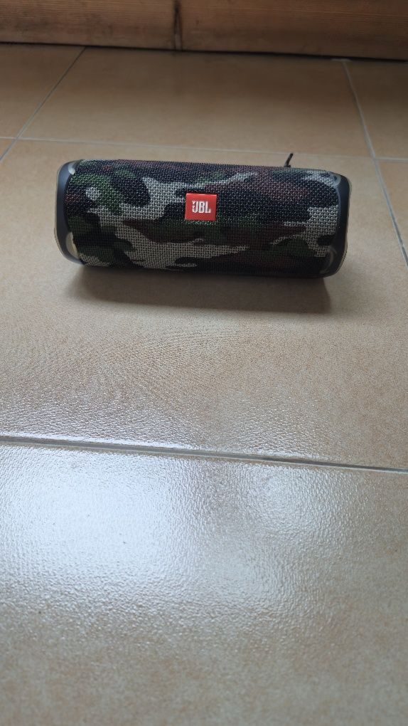 Продава-Преносима тон колонка JBL FLIP 5-Камуфлажна