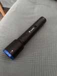 Lanterna LED Varta Night Cutter F40