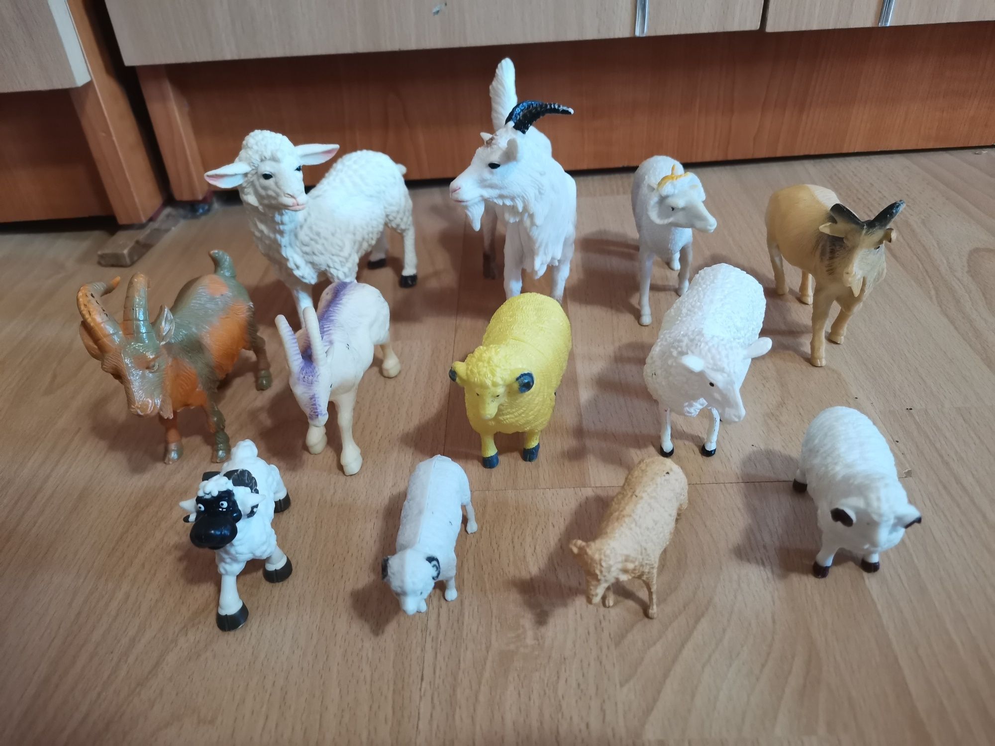 Figurine pt copii toate la 50 lei