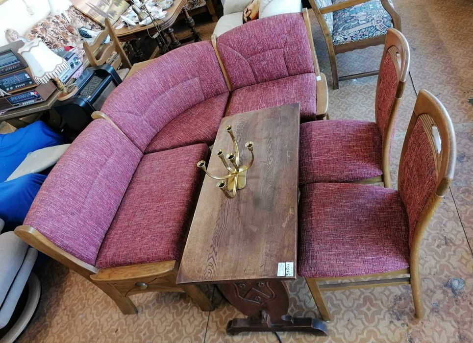 Красив ъглов диван за кухня