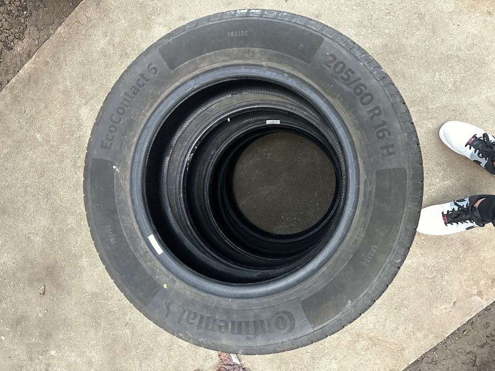 205/60r16 -continental EcoContact 6