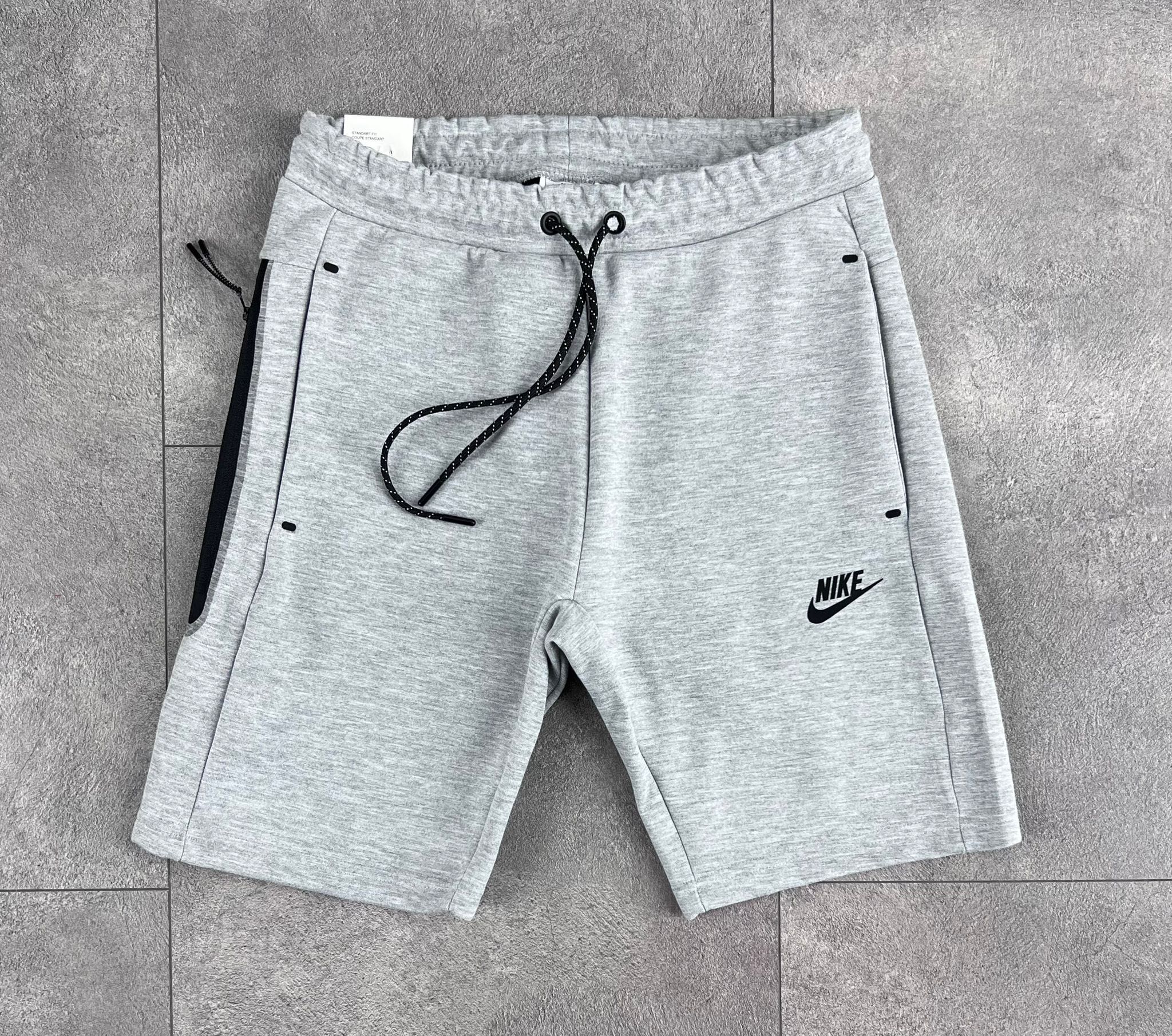 Къси панталонки Nike Tech Fleece