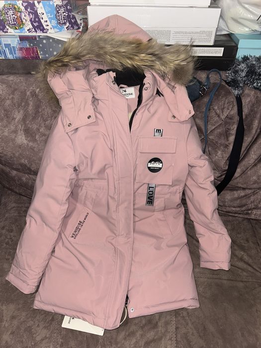 Новая зимняя куртка на девочку размер 146-152