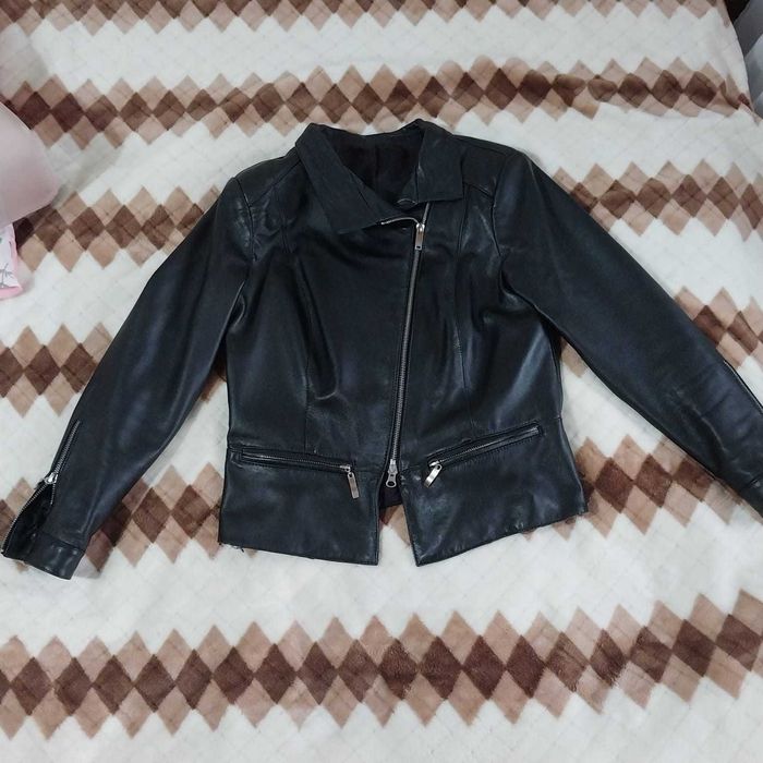 Кожаная куртка. Писать на ватсап, на звонки не отвечаю