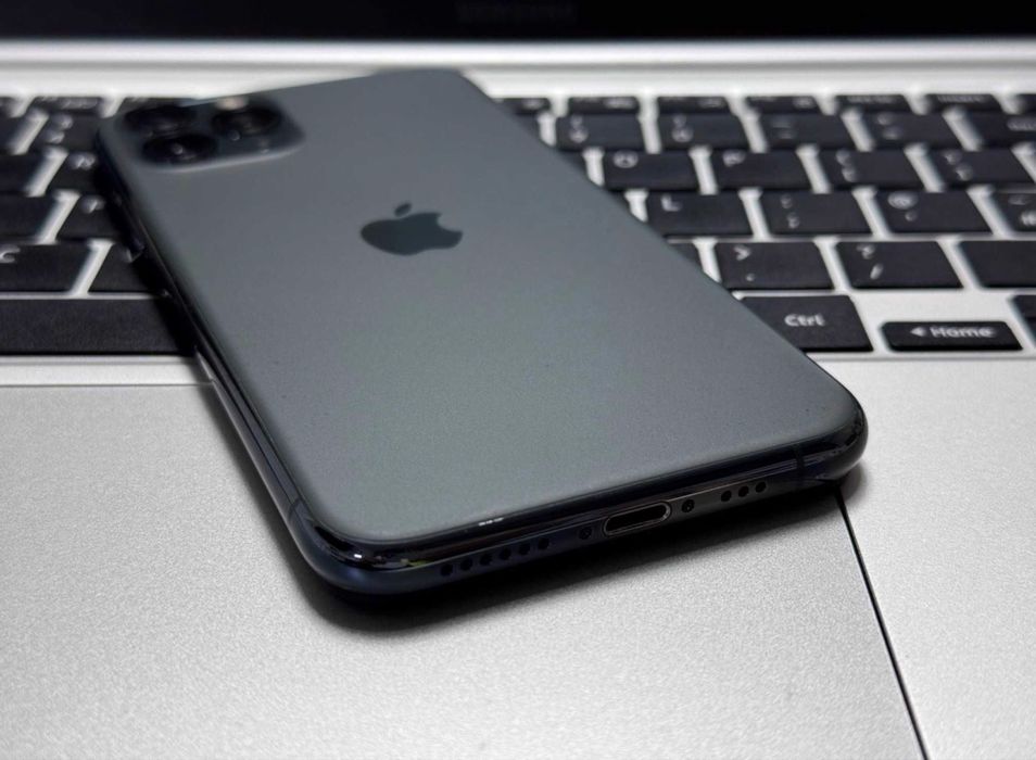iphone 11 Pro  256 GB  93 % Bateria