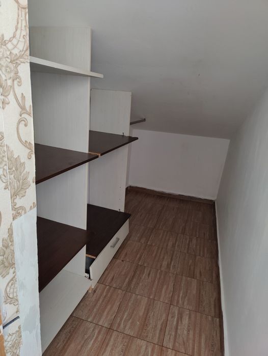 Casa de închiriere la curte 2 camere baie bucătărie hol