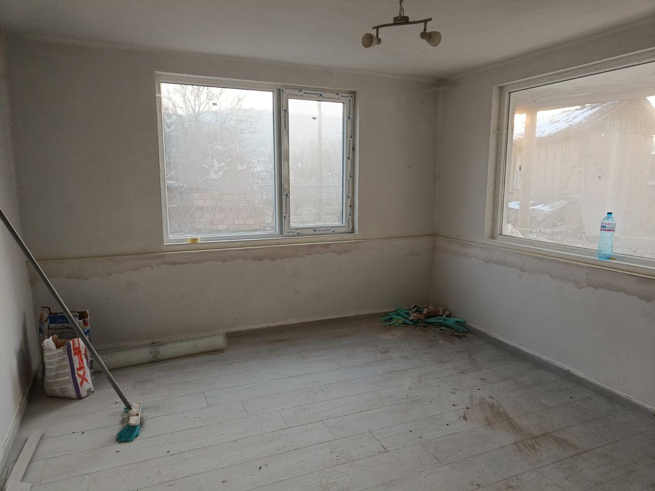 Продава се Къща в с. Средногорово, Област Стара Загора - 250 кв.м за 640 €/кв.м - Снимка #3