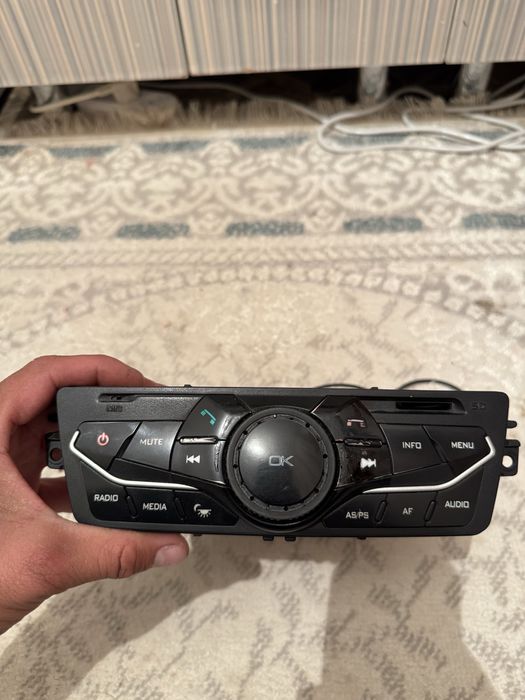 штатный мафон монитор приора 2