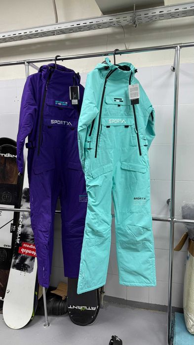 Продаёться женский горнолыжный комбинезон в двух расцветках НОВЫЙ!