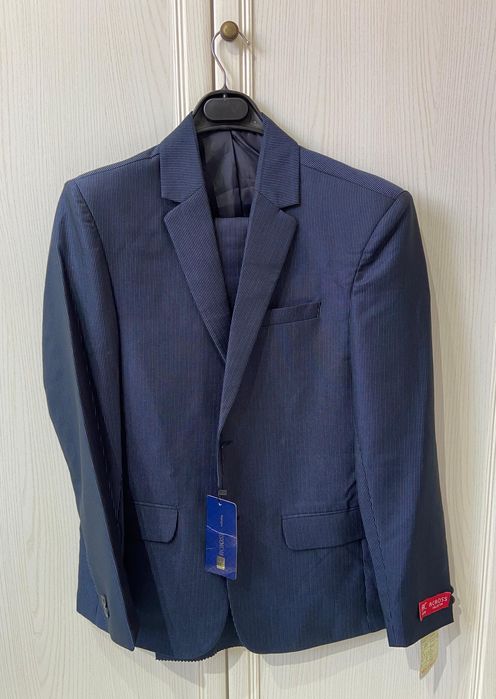 Школьный темно-синий костюм