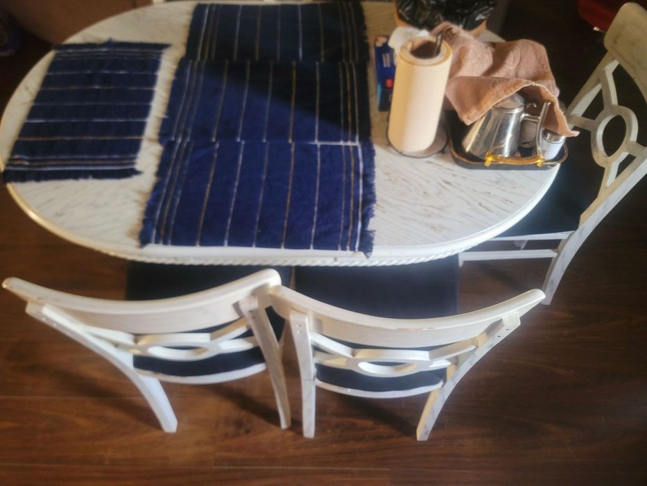 Стол и 6 стулья комплект срочно продам