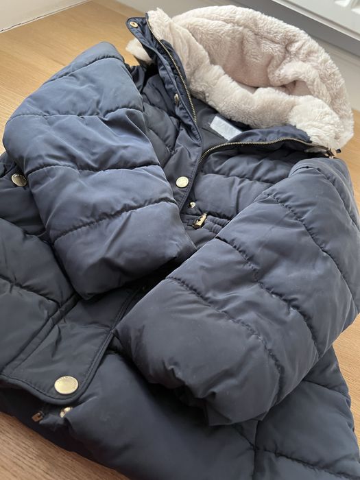 Geaca ZARA fetita 10 ani, bleumarin cu blanita, iarna, stare excepenta