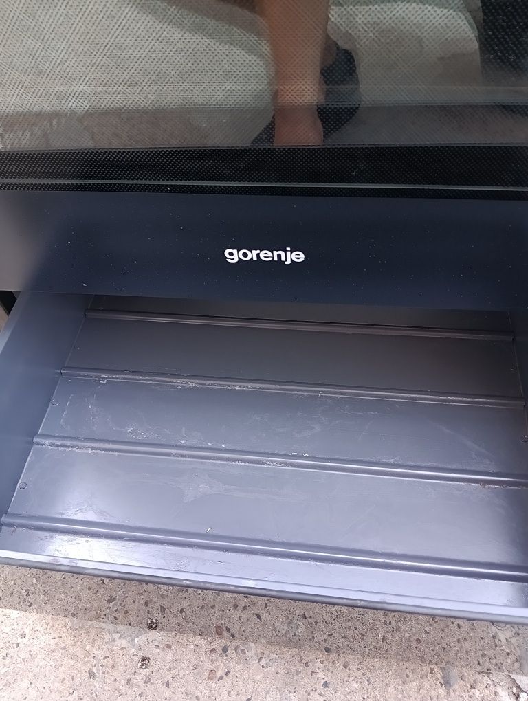 Свободно стояща печка с керамичен плот Gorenje 2 години гаранция!