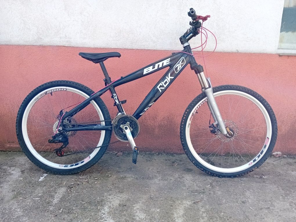 Bicicletă montanbike roți 26"