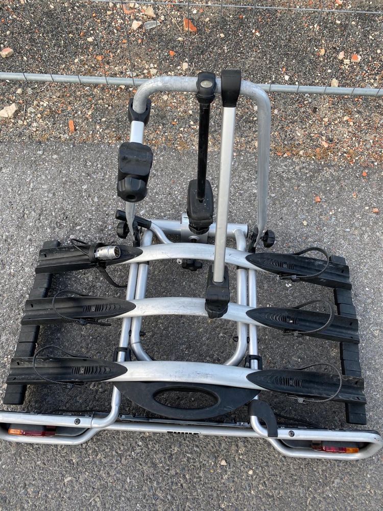 Suport thule pentru 3 biciclete