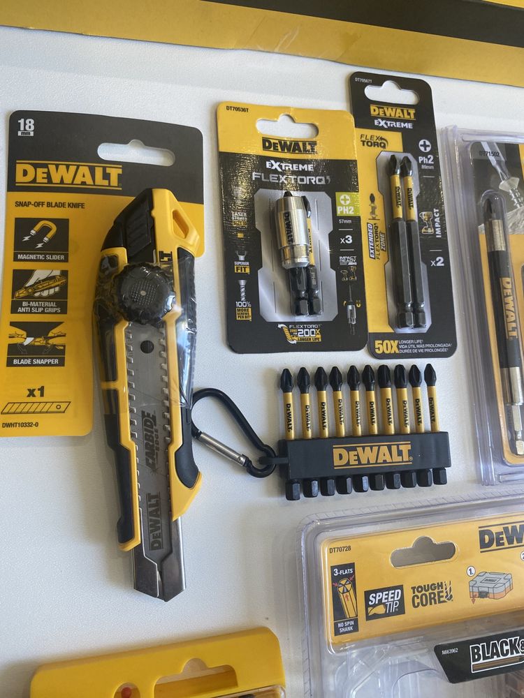 Многофункционален триъгълник / Прав Ъгъл DeWALT DWHT25228-0 / 300мм