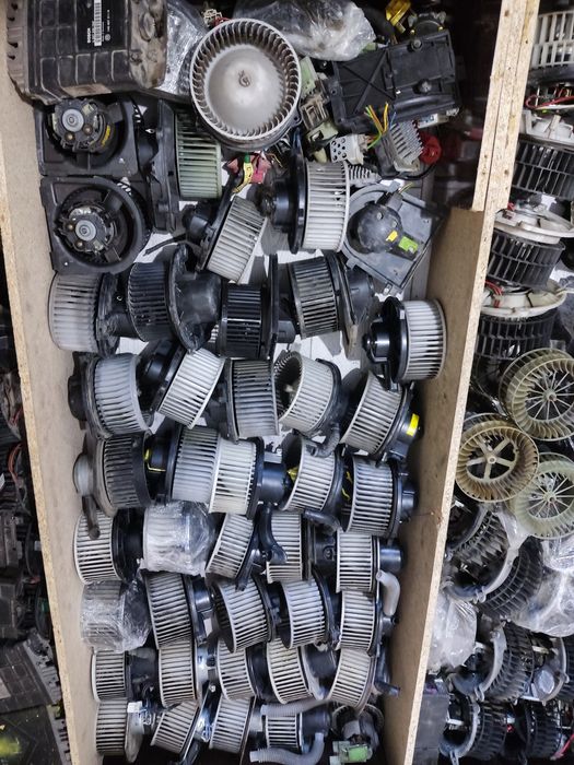 Мерседес Ауди а6 Пассат б5 Гольф  Тойота Опель Мазда Моторчик печки