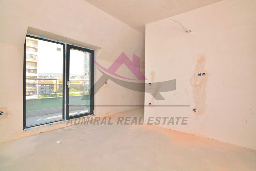 Продава се Тристаен апартамент в Варна, Левски - 155 кв.м за 1549 €/кв.м - Снимка #2