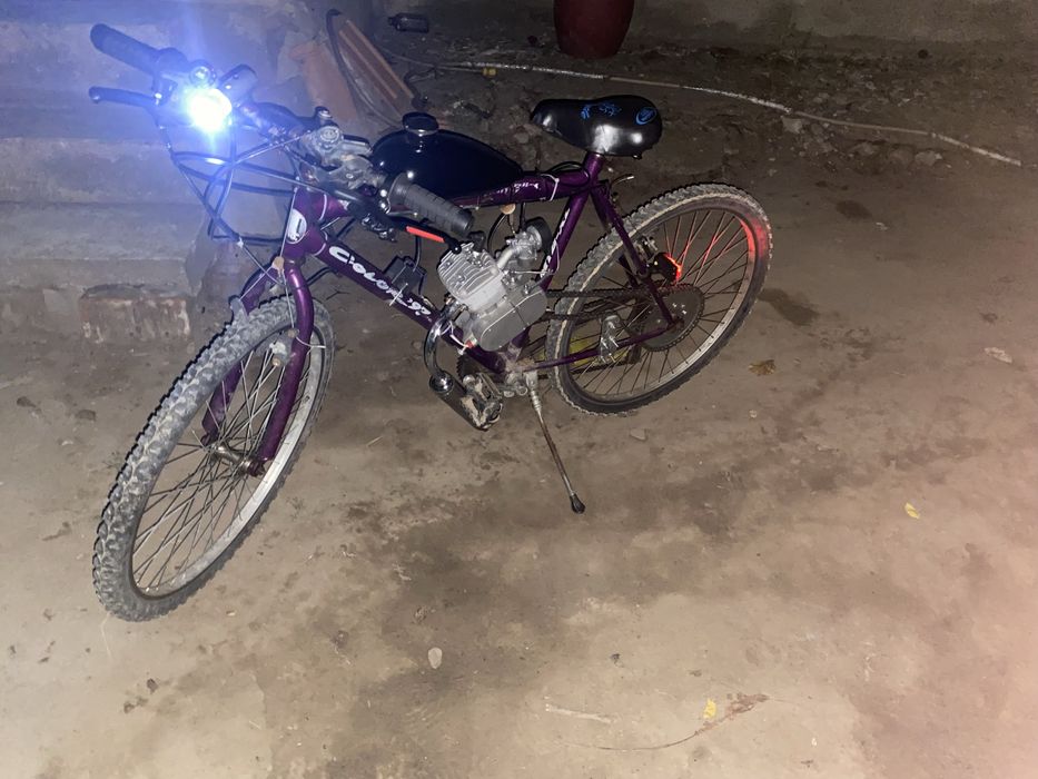 Bicicleta cu motor 80 cc 3,3 cp
