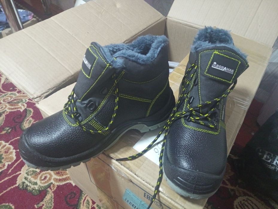 Спецботинки черные