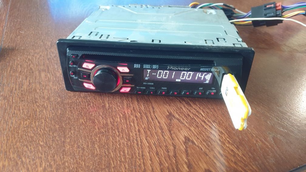 Авто радио плеър музика за кола Пайнер Pioneer CD MP-3 USB AUX