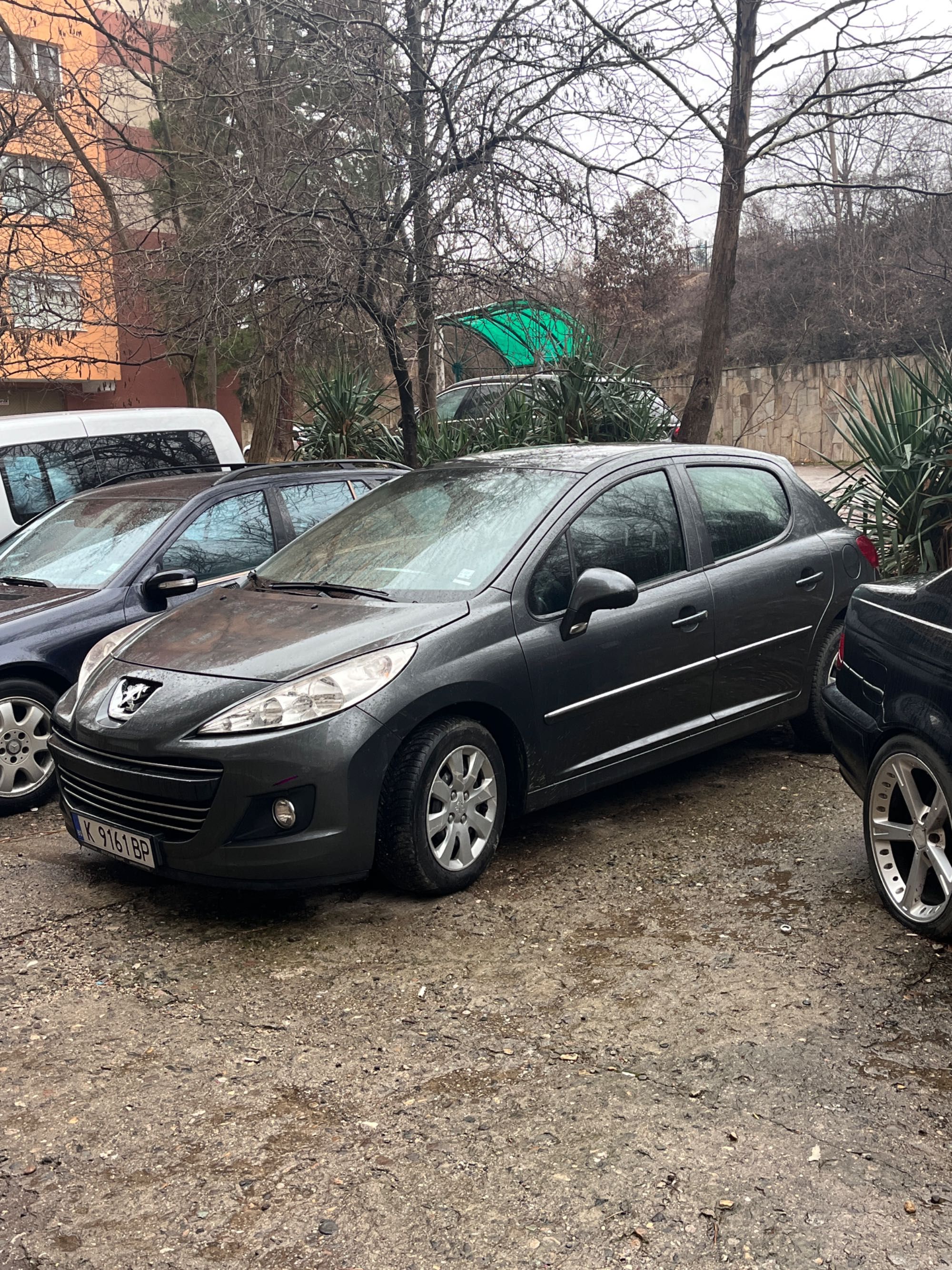Продавам Peugeot 207
