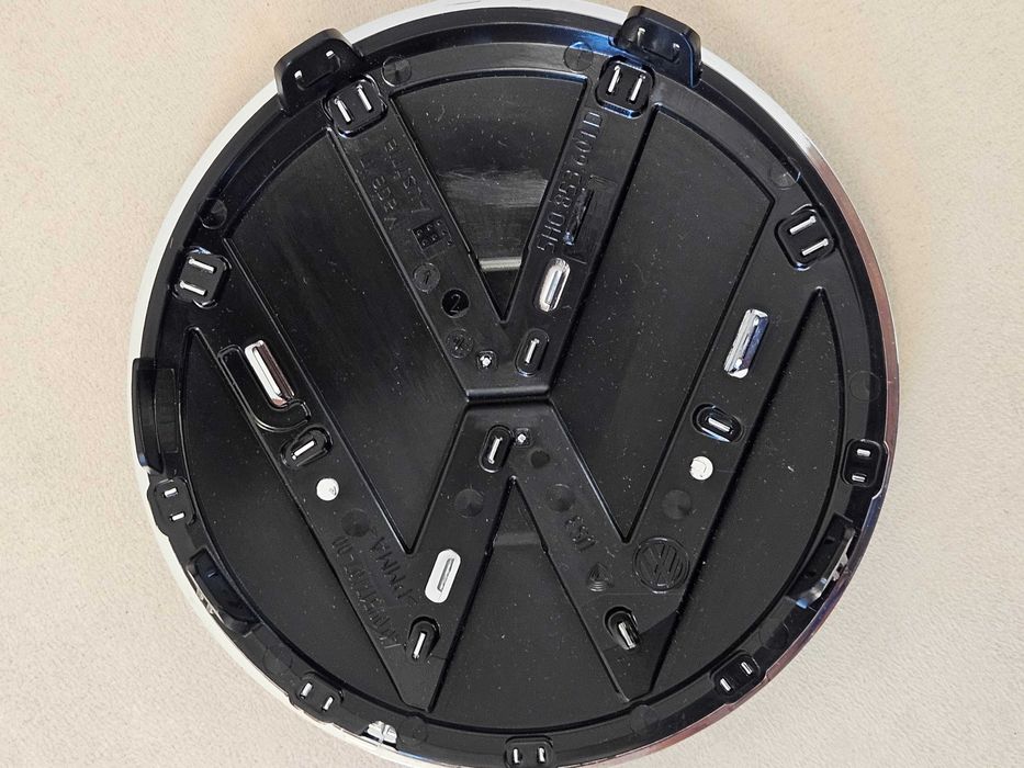 Emblema Sigla Frontala FARA Radar VW Volkswagen Golf 8 5H0853601D