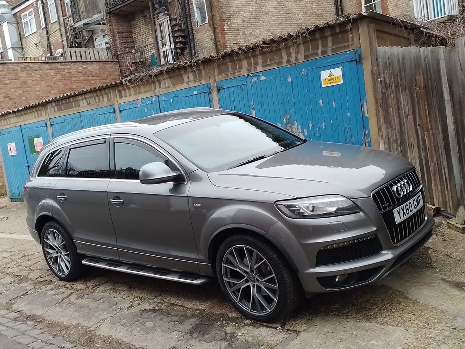 Vand Audi Q7 2011
