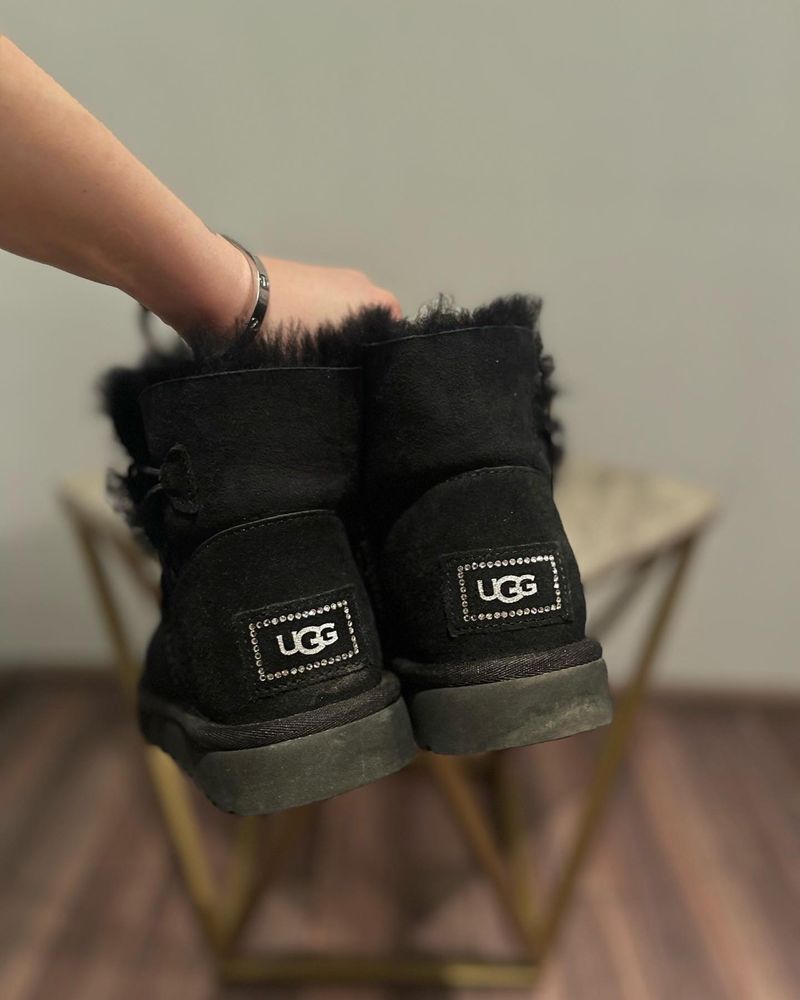 citme UGG SWAROVSKI noi marime 37