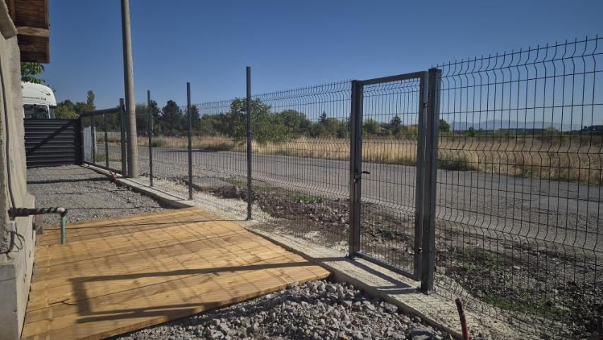 Дава се под наем Парцел в София, Република 2 - 850 кв.м за 800 € - Снимка #4