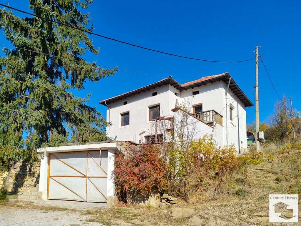 175087 Реновирана двуетажна къща в с. Идилево, на 30 км от В. Търново