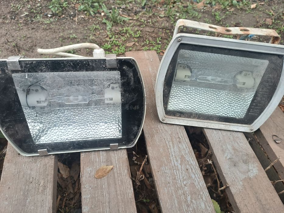 Продам галогенные прожекторы