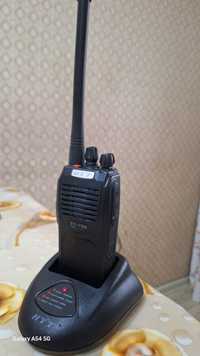 Радиостанция HYT TC 700 носимая
