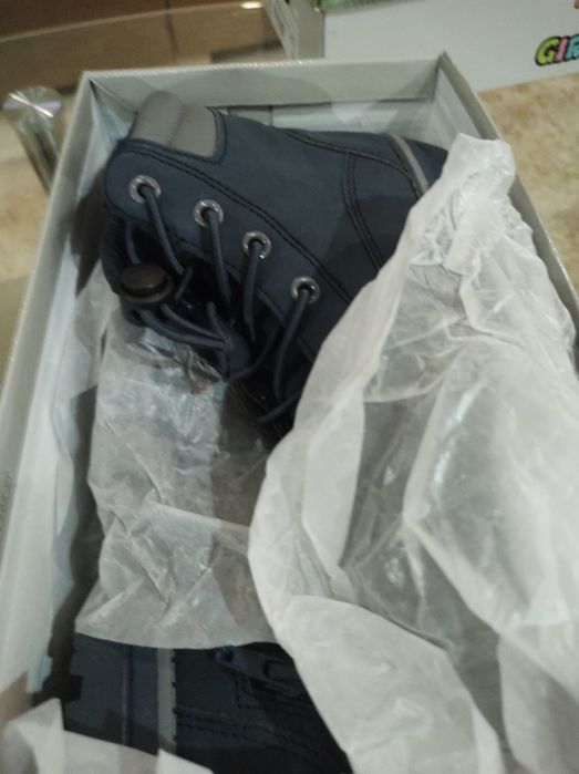 Продавам боти 33 размер