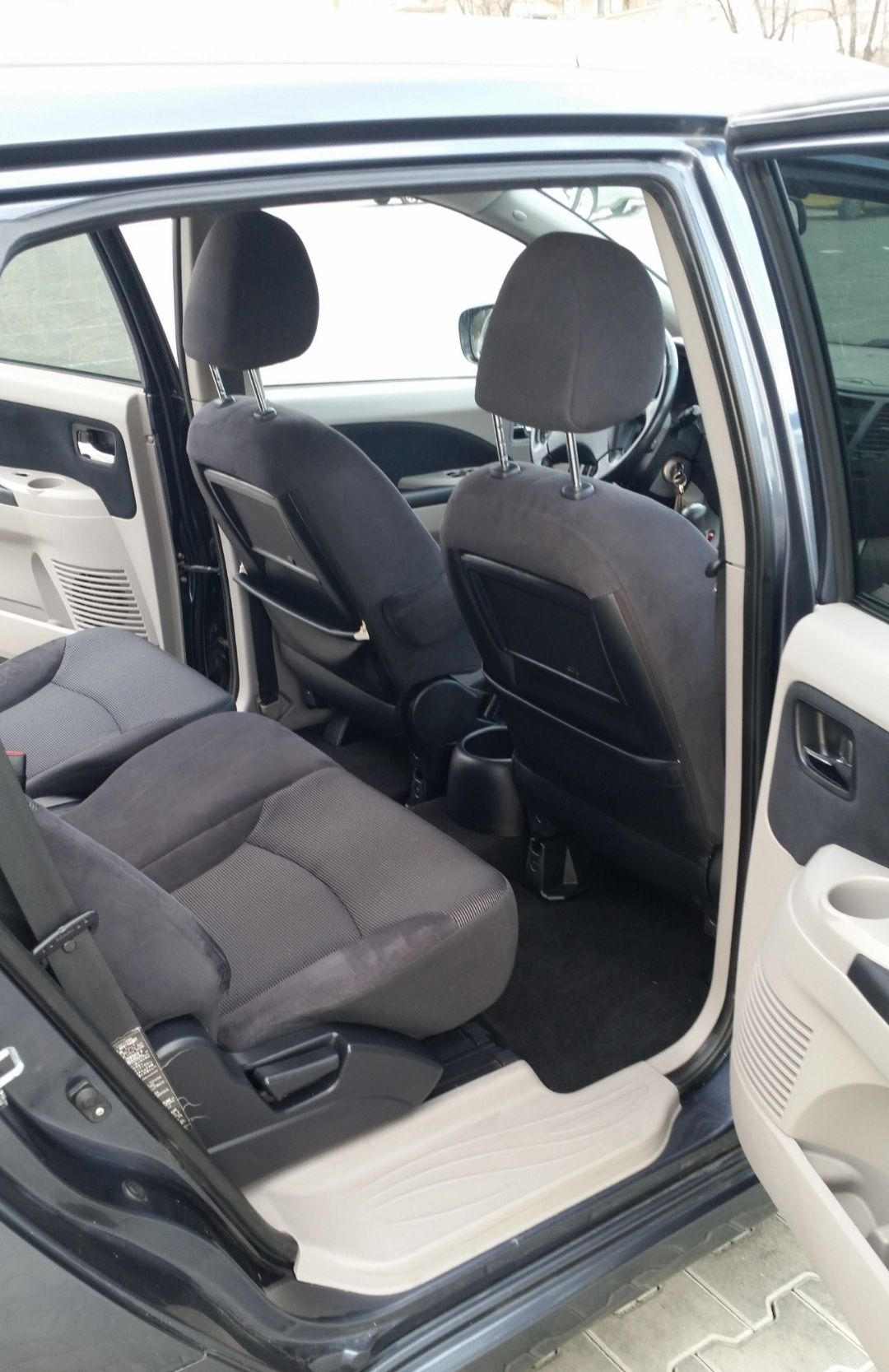 Продавам Mitsubishi Grandis